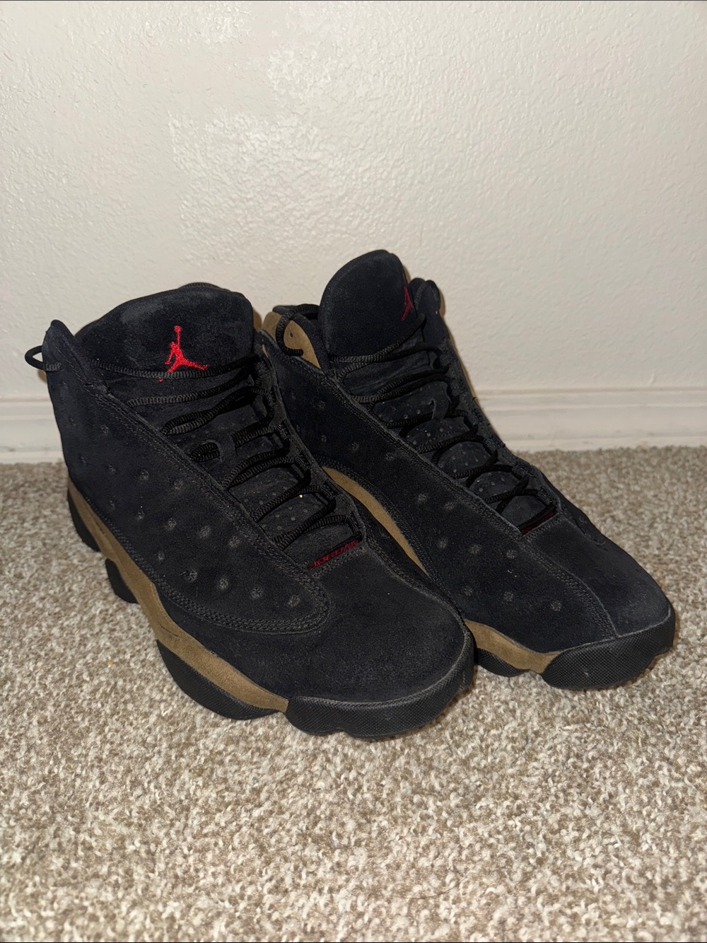 Jordan Men's Retro Basketball Shoes - Black with Brown and Red Accents